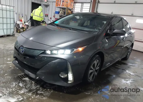 2018 Toyota Prius Prime Advanced z USA, uszkodzony, nr VIN JTDKARFP4J3073063